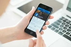 Facebook Mulai Hapus...