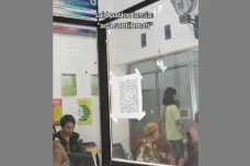 Viral Video Nenek Gegerkan...