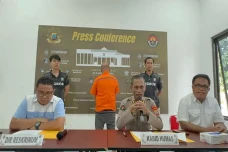 Peras dan Ancam Perguruan...