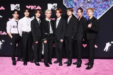 Stray Kids Sabet Penghargaan...