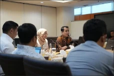 16 Politeknik Negeri...