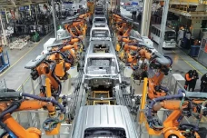 Gandeng Pabrikan China,...