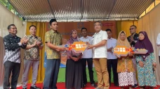 Qhomemart Gelar Program...