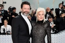 Hugh Jackman dan Deborra...