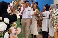 Viral! Pasangan Mempelai...