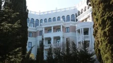Rumah Zelensky yang...