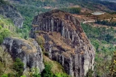 Mengenal Sejarah Gunung...