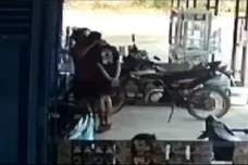 Bhabinkamtibmas Aniaya...