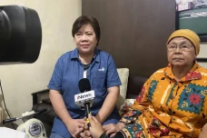 Berikan Bantuan Kursi...