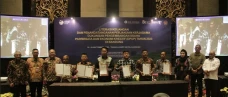 Kemenparekraf Beri Bantuan...