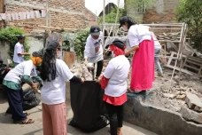 Cegah DBD di Serang,...