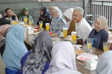 Temui Eks Buruh Migran...