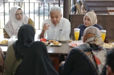 Respons Keluhan Eks...