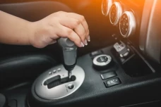 5 Kekurangan Mobil Matic...