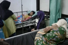 Belasan Warga Garut...