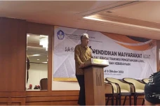 Kemendikbudristek Dorong...