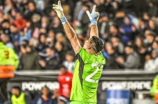 Emiliano Martinez Bikin...