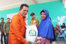 Harga Beras Melonjak,...