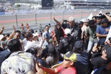 Nonton MotoGP di Sirkuit...