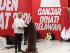 Temui Relawan dan Parpol...