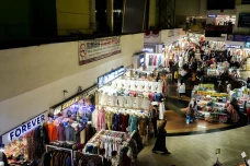 Pasar Tanah Abang Sepi,...