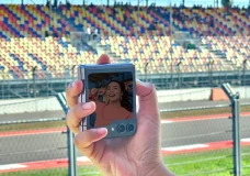 Ketika HP Lipat Jadi...