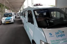Transjakarta Operasikan...