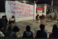 Mahasiswa Palopo Berduka,...