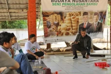 Perajin Dukung Santri...