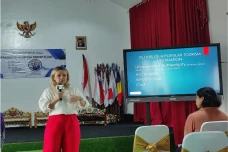 Sekolah CH dan BINUS...