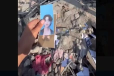 Foto hingga Poster BTS...