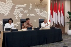 Dihantam Ketidakpastian...