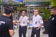 Tiket Kereta Api untuk...
