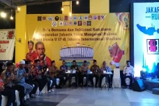 Gelar Doa Bersama, Warga...