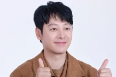 Kim Dong Wook Umumkan...