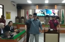 Dikawal Ketat, Panji...