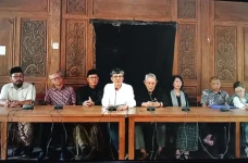 Sowan ke Gus Mus, Tokoh...