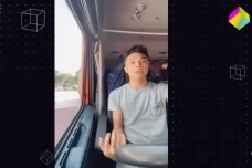 Bikin Heboh, Sopir Truk...