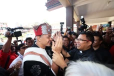 Lewat Passapu dan Ukiran...