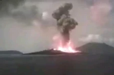 Gunung Anak Krakatau...
