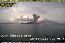 Gunung Anak Krakatau...