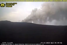 Gunung Anak Krakatau...