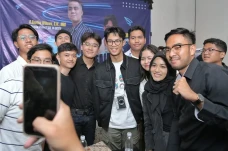 Alam Ganjar Berbagi...