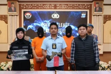 Garang saat Tembaki...