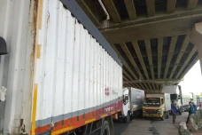 Keluh Kesah Sopir Truk...