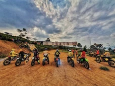 Rekomendasi Lokasi Trek...