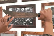 Pedang Luwuk Blambangan,...