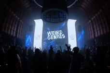 Weird Genius Memukau...