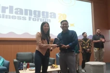 Di Hadapan Mahasiswa...