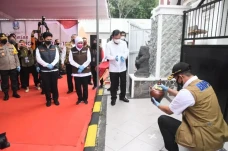 Kenangan Mantan Menkes...